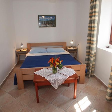 Apartments Anita Veli Losinj Exterior photo
