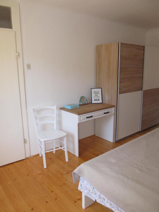 Apartments Anita Veli Losinj Exterior photo
