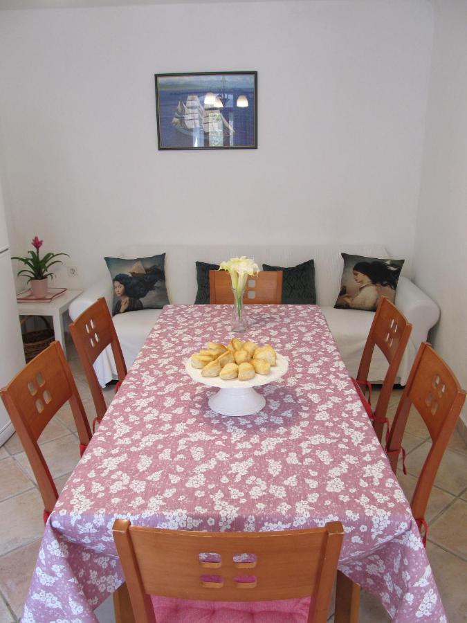 Apartments Anita Veli Losinj Exterior photo