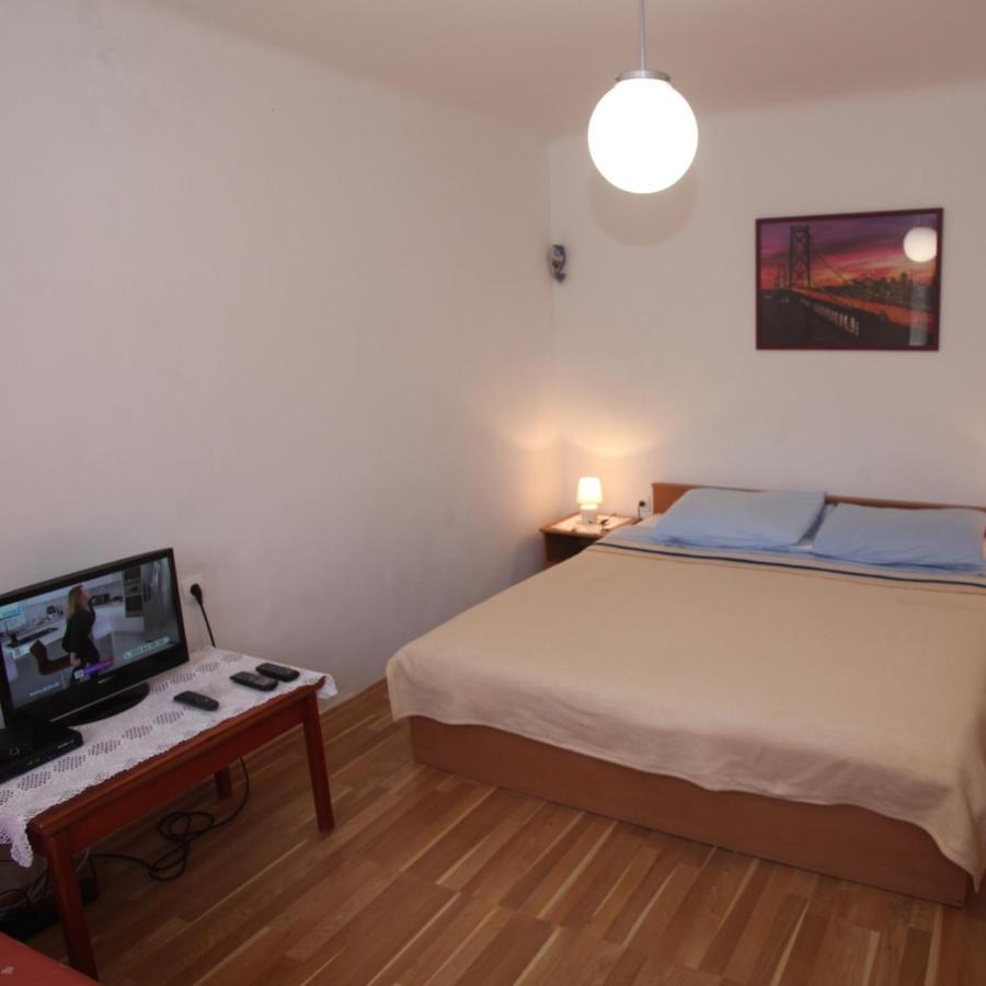 Apartments Anita Veli Losinj Exterior photo