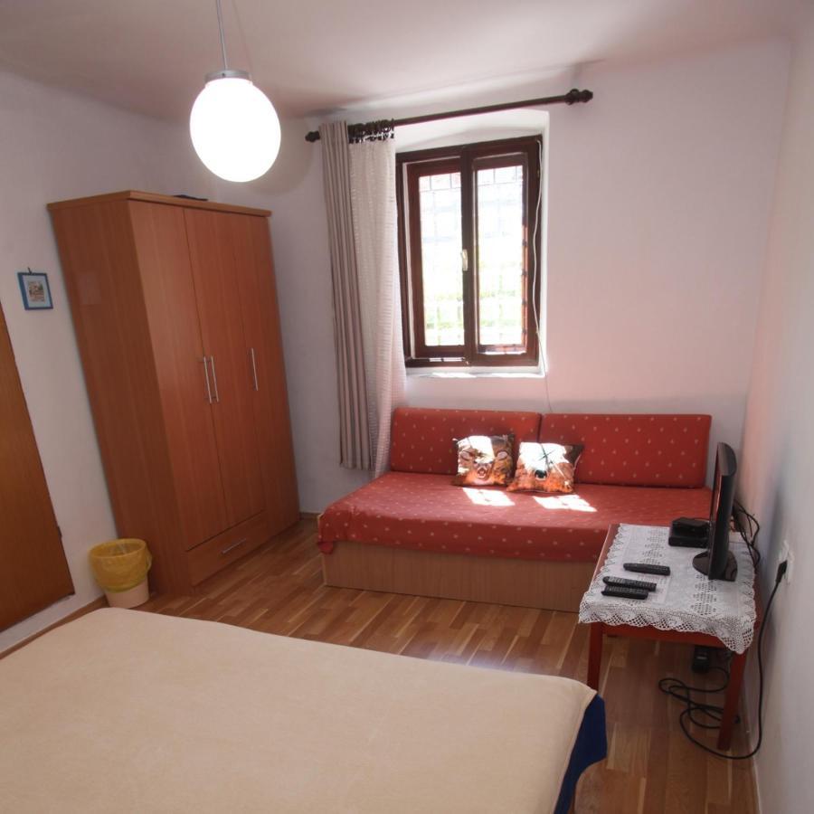 Apartments Anita Veli Losinj Exterior photo